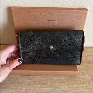 Authentic Louis Vuitton monogram wallet with box